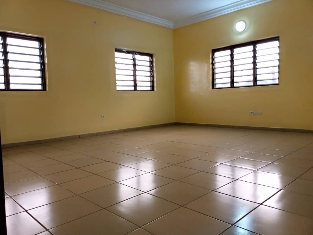 N° 4875 :
                        Appartement à louer , Agoe, Lome, Togo : 70 000 XOF/mois