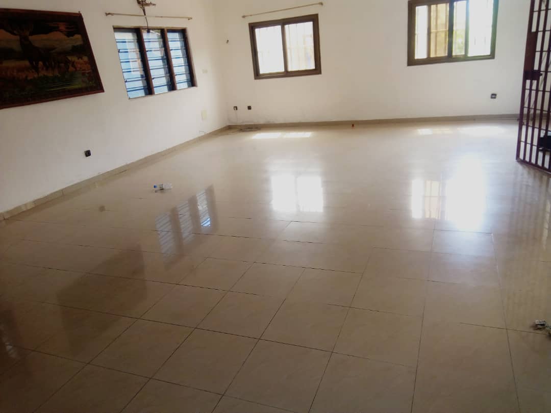 N° 4315 :
                            Villa à louer , Adidogome, Lome, Togo : 130 000 XOF/mois