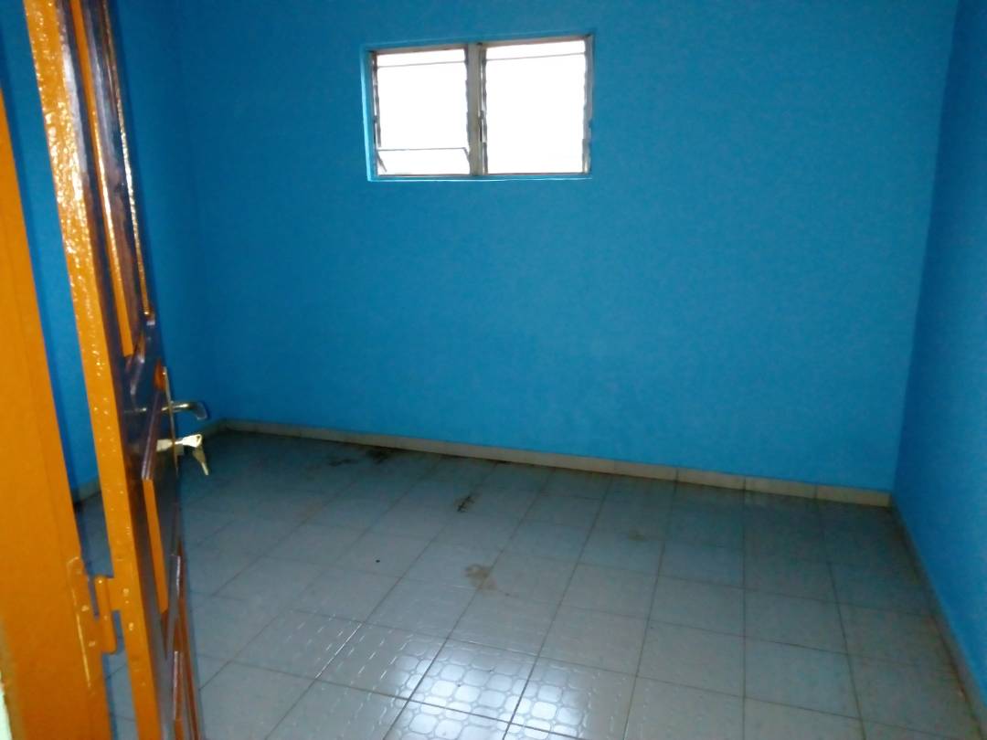 N° 4216 :
                            Appartement à louer , Agoe, Lome, Togo : 40 000 XOF/mois