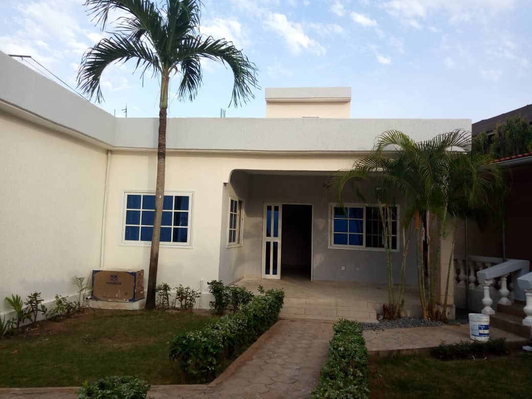 N° 4544 :
                            Villa à louer , Avenou, Lome, Togo : 270 000 XOF/mois