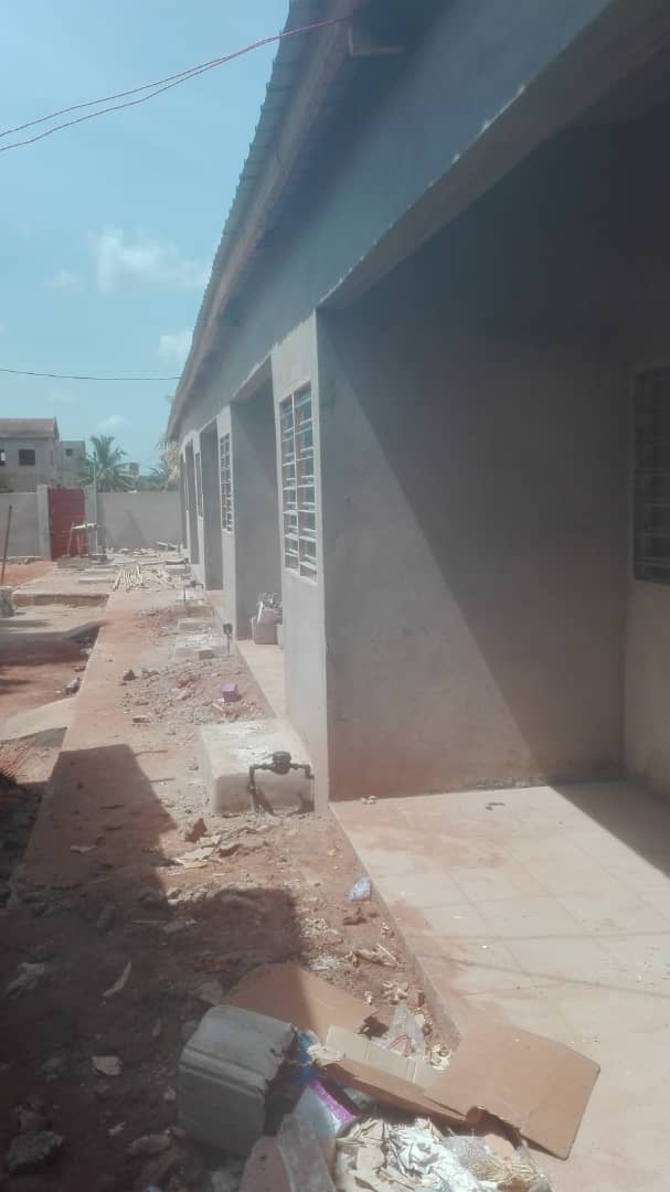 N° 4680 :
                            Chambre à louer , Agoe, Lome, Togo : 25 000 XOF/mois