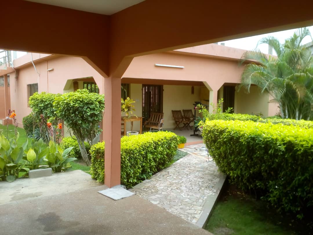 N° 4344 :
                            Villa à louer , Avepozo, Lome, Togo : 350 000 XOF/mois