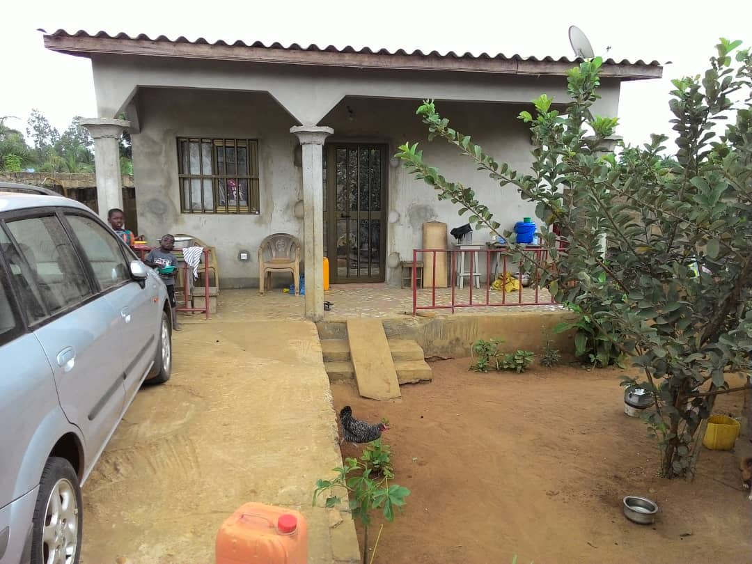 N° 4782 :
                        Villa à vendre , Zanguera, Lome, Togo : 15 000  000 XOF/vie