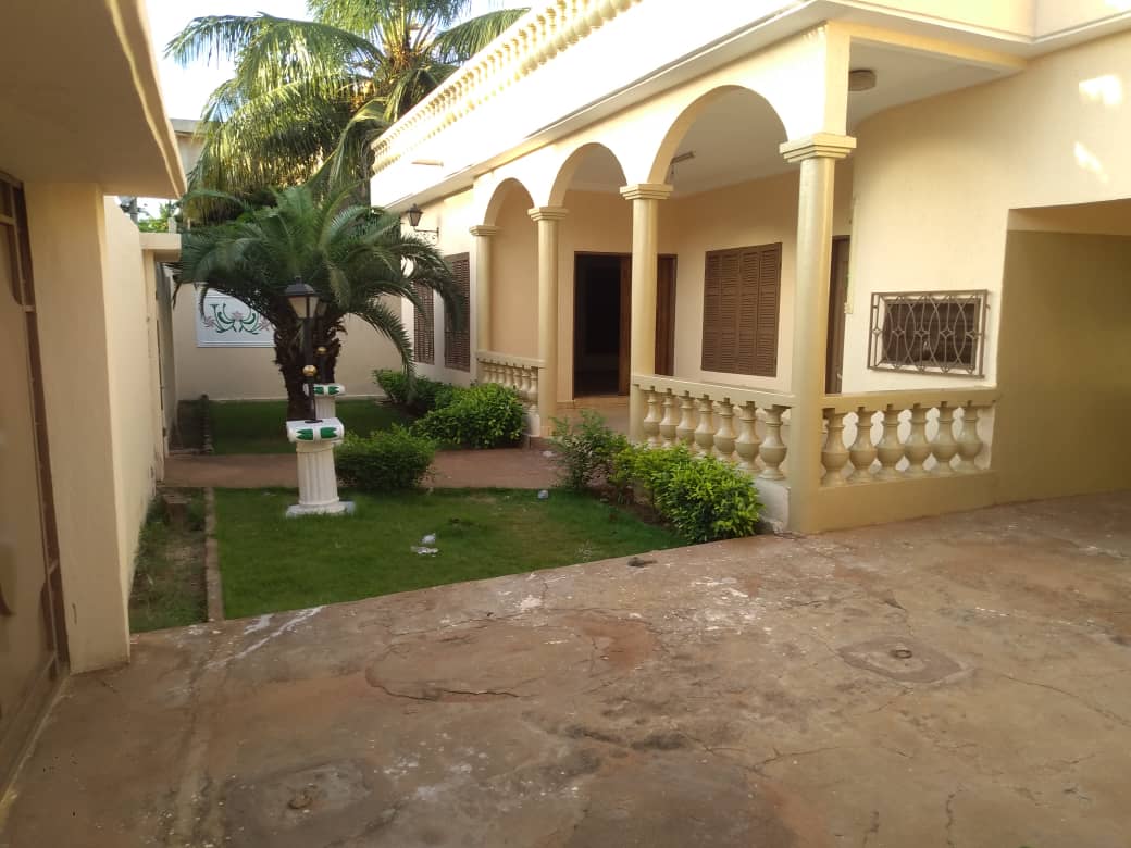 N° 4876 :
                        Villa à louer , Agoe, Lome, Togo : 170 000 XOF/mois