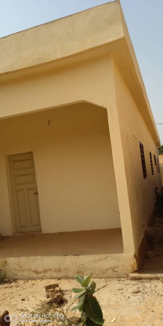 N° 4456 :
                            Villa à vendre , Adidogome, Lome, Togo : 20 000  000 XOF/vie