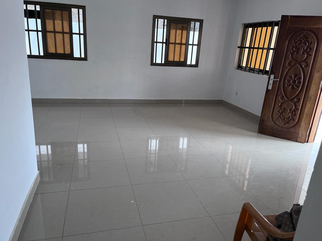 N° 5287 :
                        Villa à louer , Adidogome, Lome, Togo : 150 000 XOF/mois
