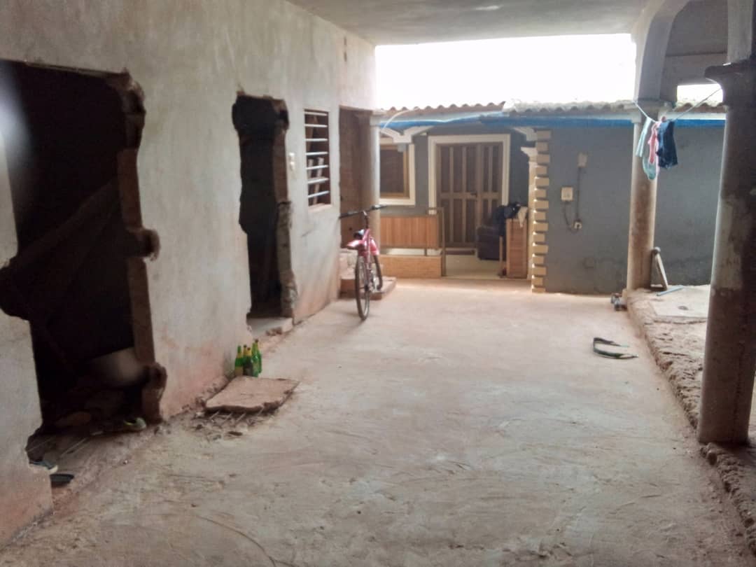 N° 5212 :
                            Villa à vendre , Adidogome, Lome, Togo : 50 000  000 XOF/vie