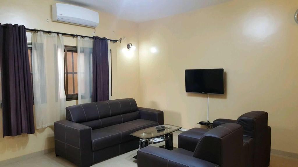 N° 5166 :
                        Appartement meublé à louer , Agbalepedo, Lome, Togo : 300 000 XOF/mois
