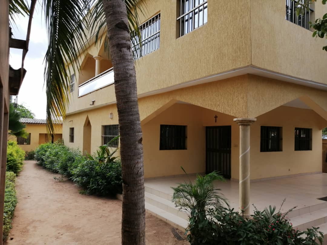 N° 4952 :
                        Villa à vendre , Adeticope, Lome, Togo : 78 000  000 XOF/vie