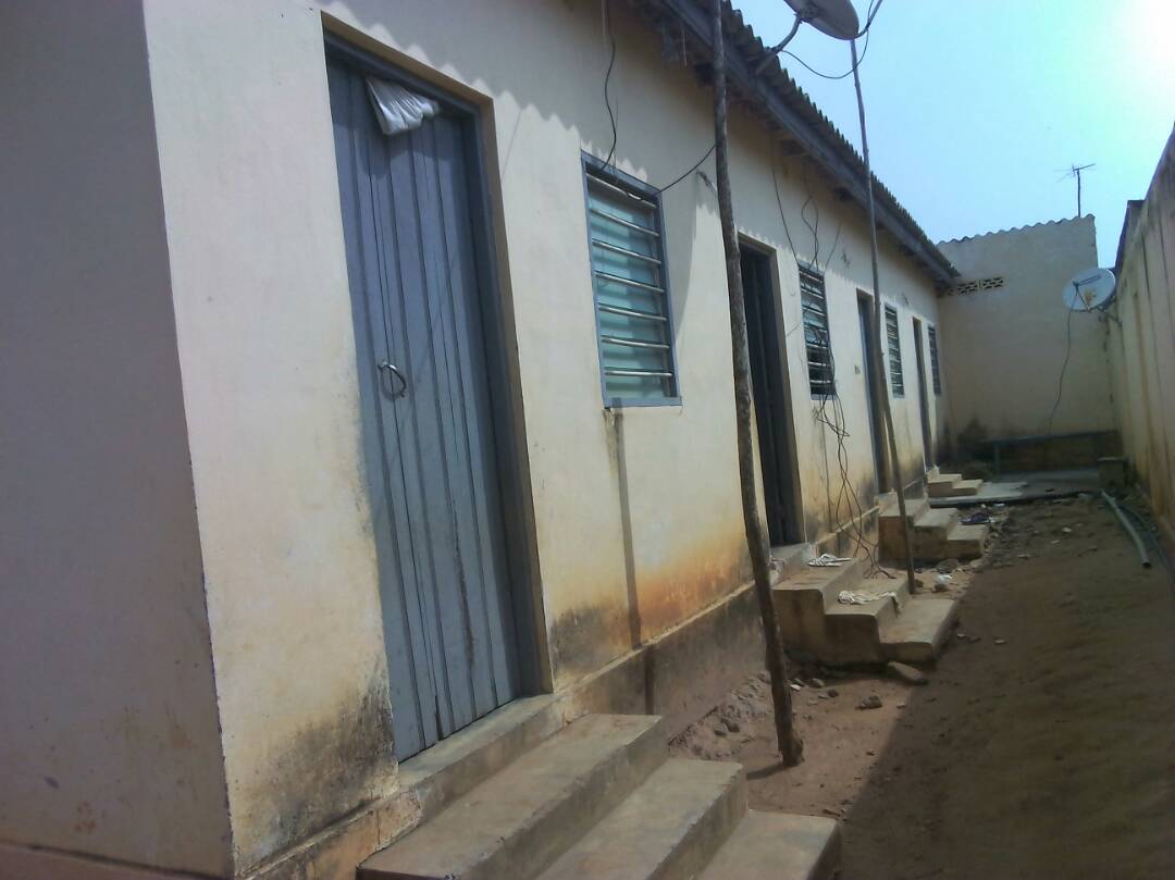 N° 4299 :
                        Maison à vendre , Apedokoe gbomame, Lome, Togo : 16 000  000 XOF/vie