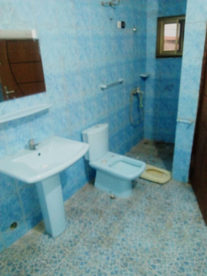 N° 4375 :
                            Villa à louer , Adewi, Lome, Togo : 1 000  000 XOF/mois