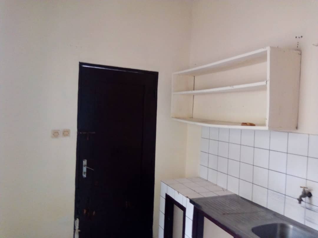 N° 4333 :
                            Appartement à louer , Djidjole, Lome, Togo : 90 000 XOF/mois
