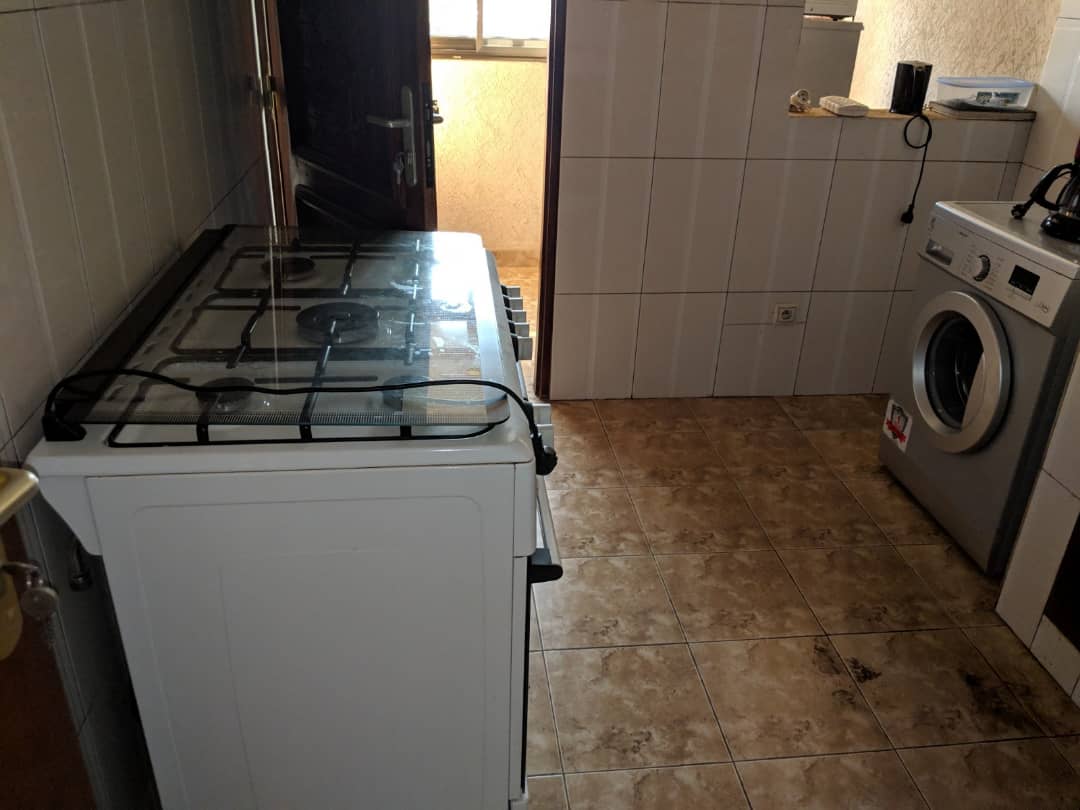 N° 4576 :
                            Appartement meublé à louer , Agbalepedo, Lome, Togo : 250 000 XOF/mois