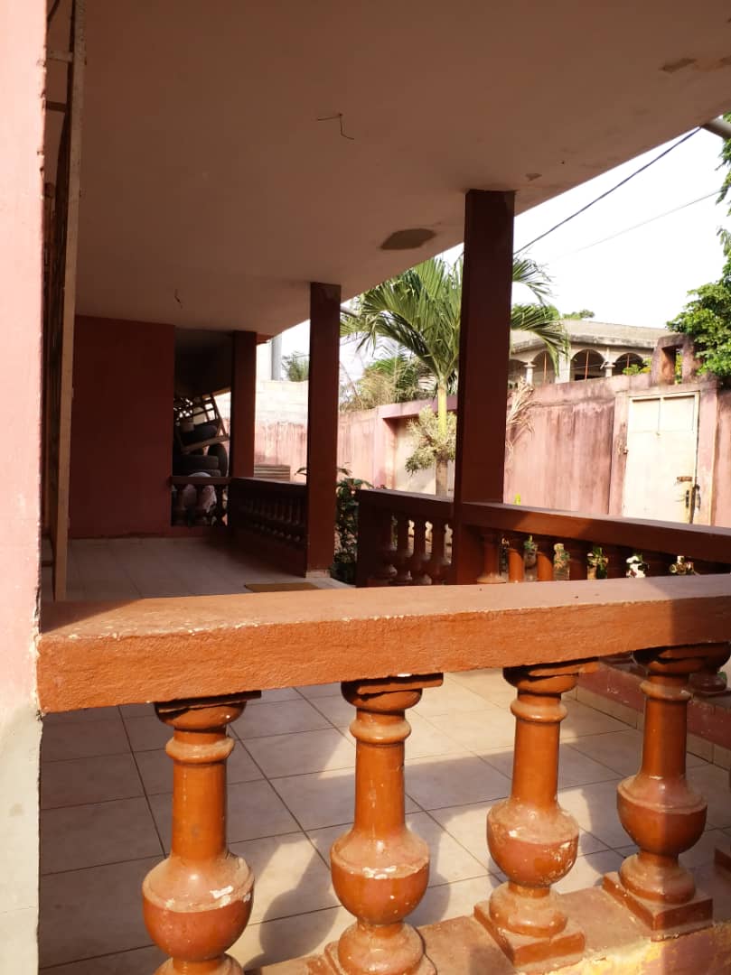 N° 4431 :
                            Villa à vendre , Hedzranawoe, Lome, Togo : 50 000  000 XOF/vie