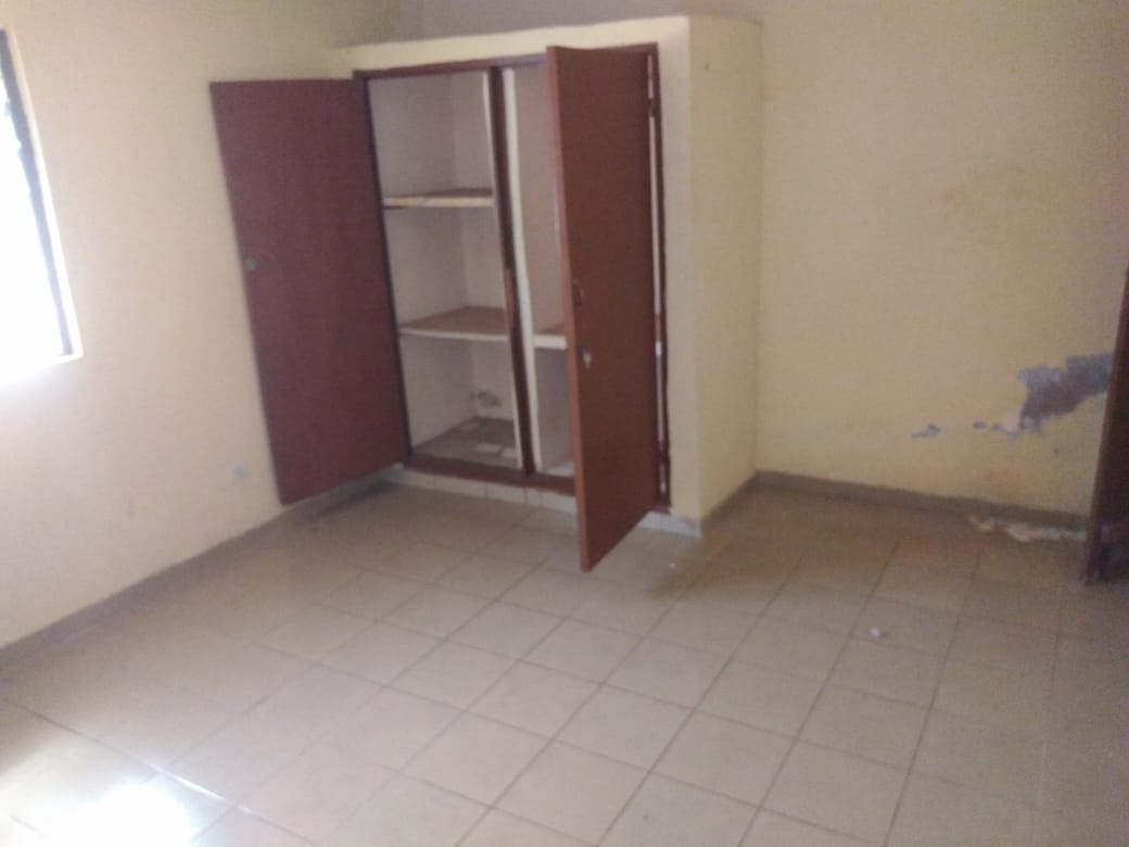 N° 5274 :
                        Chambre salon à louer , Attiegou, Lome, Togo : 45 000 XOF/mois