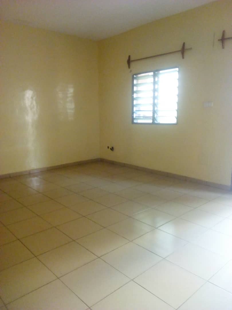N° 4383 :
                            Appartement à louer , Agoe, Lome, Togo : 45 000 XOF/mois