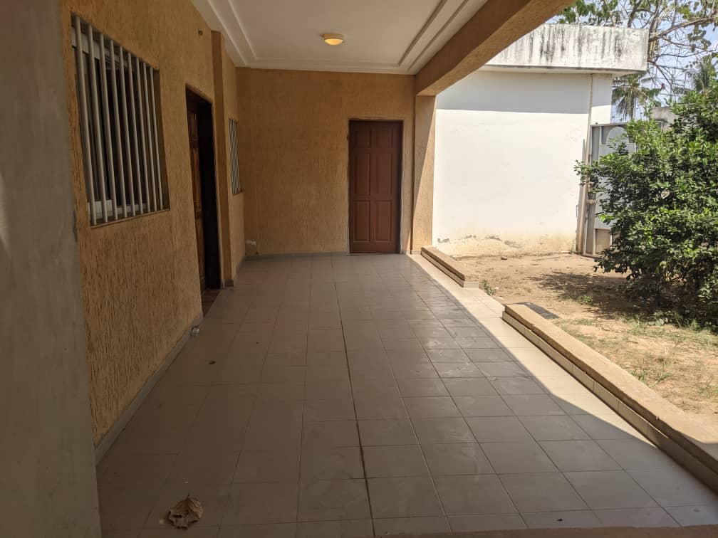 N° 5441 :
                            Villa à louer , 3k, Lome, Togo : 350 000 XOF/mois