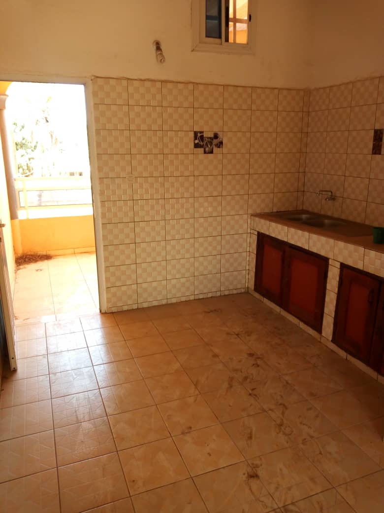 N° 4282 :
                            Villa à louer , Hedzranawoe , Lome, Togo : 200 000 XOF/mois
