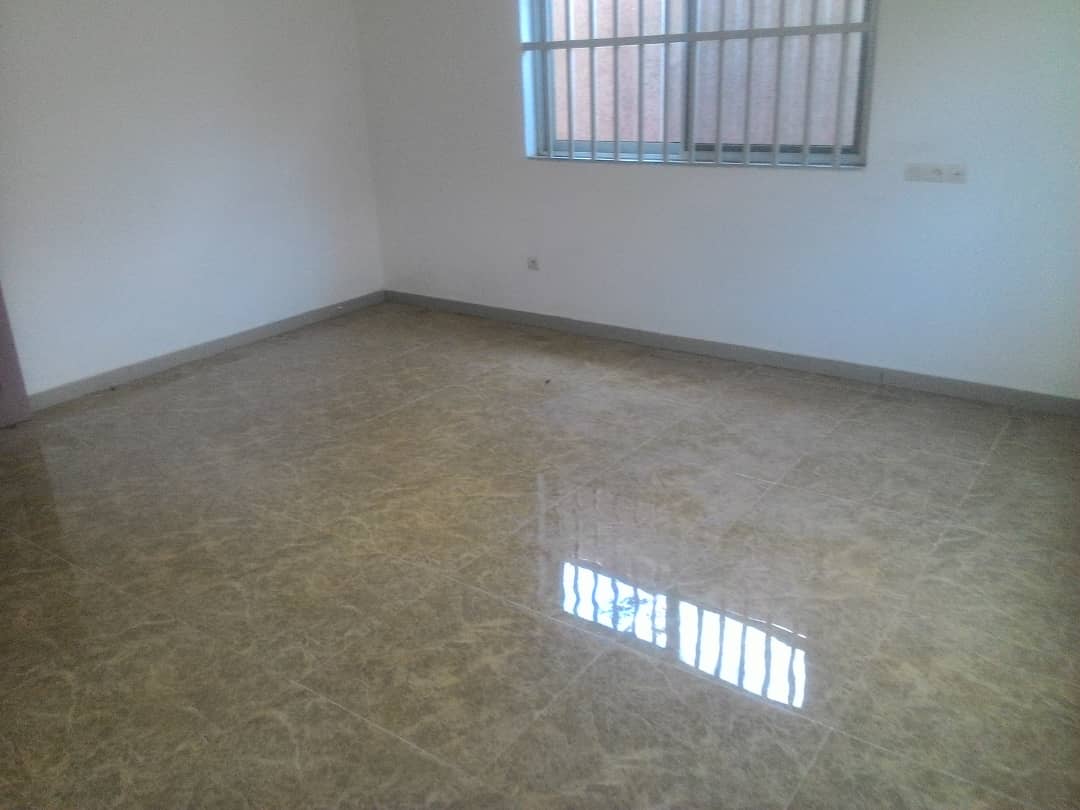 N° 4541 :
                            Appartement à louer , Vakpossito, Lome, Togo : 100 000 XOF/mois