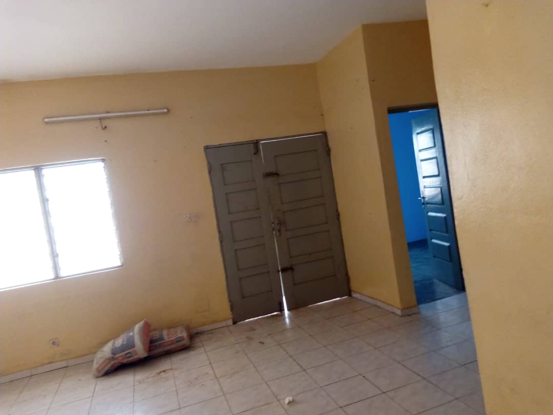 N° 4492 :
                            Appartement à louer , Agoe, Lome, Togo : 50 000 XOF/mois
