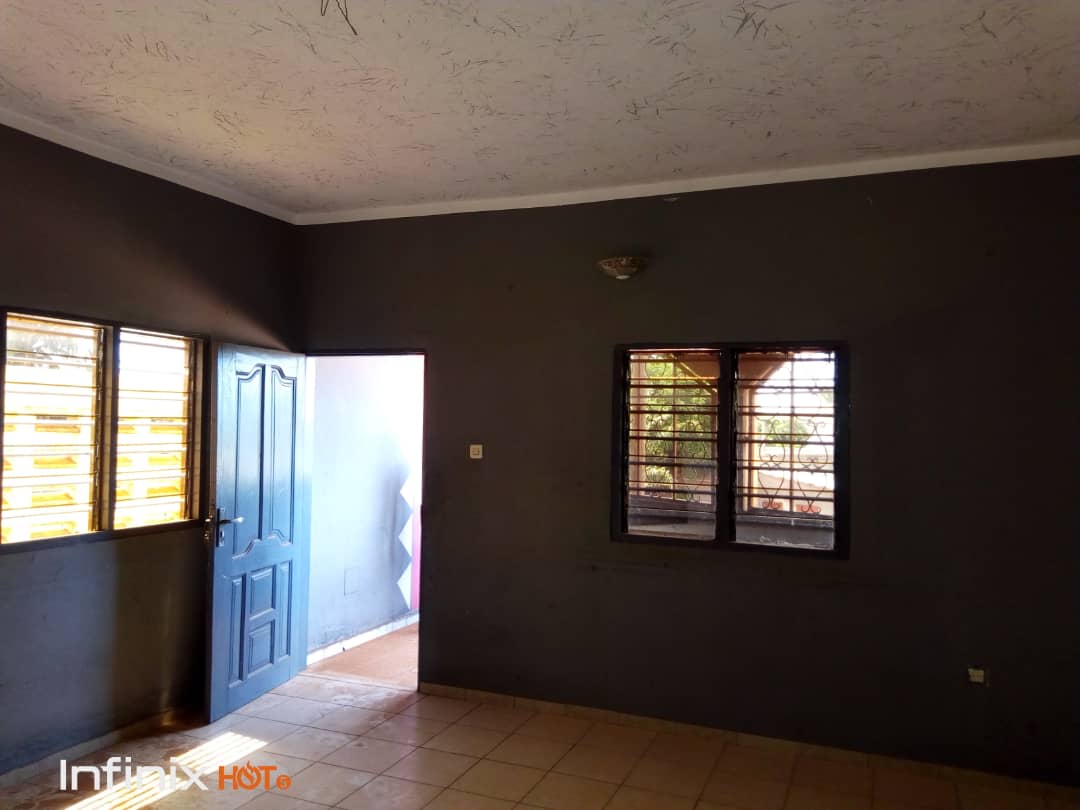 N° 4668 :
                        Appartement à louer , Agoe assiyeye, Lome, Togo : 65 000 XOF/mois