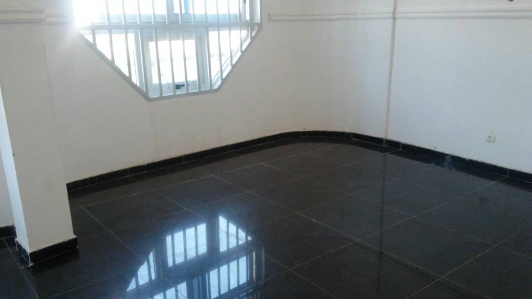 N° 4142 :
                            Appartement à louer , Akodessewa, Lome, Togo : 80 000 XOF/mois