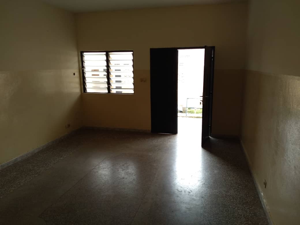 N° 4242 :
                        Appartement à louer , Djidjolé, Lome, Togo : 65 000 XOF/mois