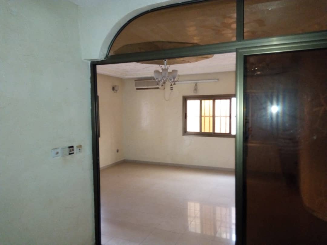 N° 4410 :
                        Villa à louer , Agoe assiyeye, Lome, Togo : 150 000 XOF/mois