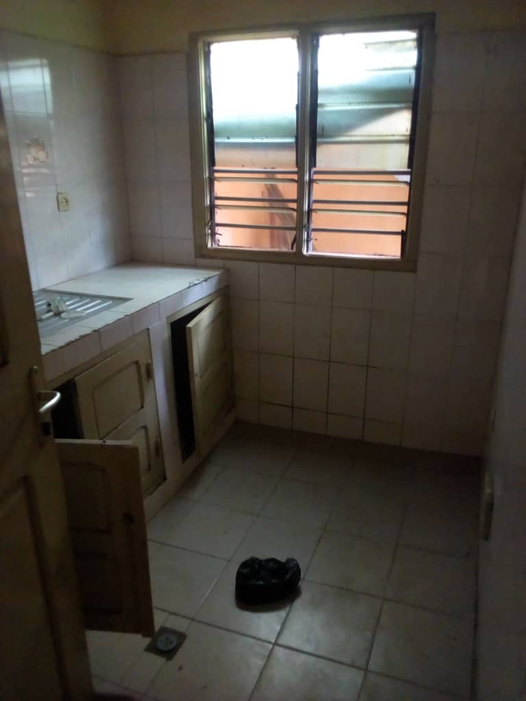 N° 4203 :
                        Villa à louer , Agoe, Lome, Togo : 80 000 XOF/mois