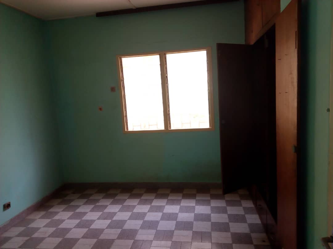 N° 4210 :
                            Villa à louer , Hédzranawoé, Lome, Togo : 250 000 XOF/mois