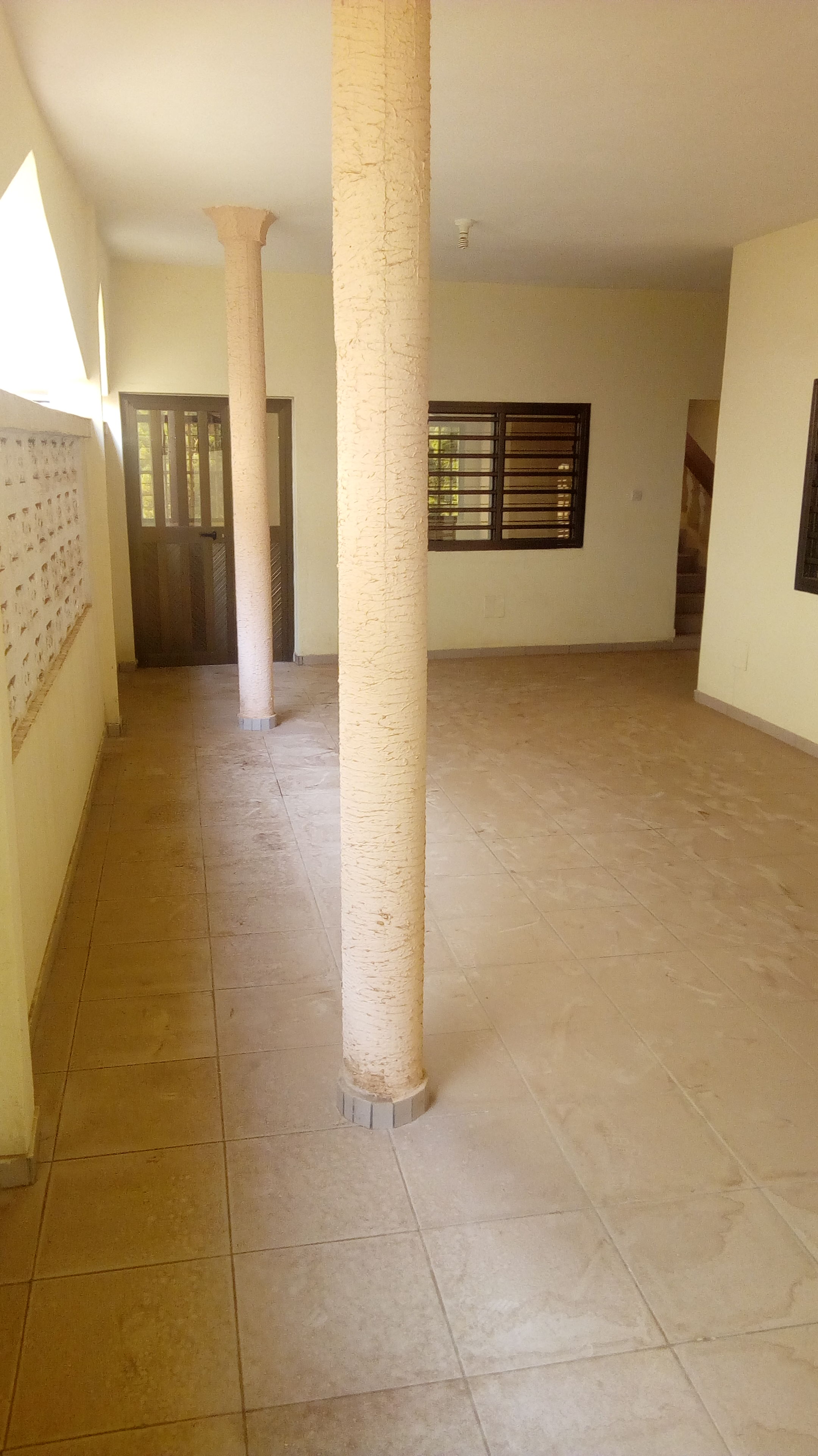 N° 4191 :
                            Villa à louer , Agoe, Lome, Togo : 160 000 XOF/mois