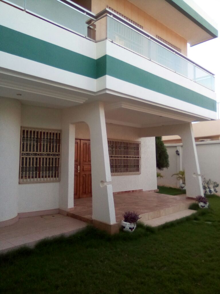 N° 4148 :
                            Villa à louer , Totsi, Lome, Togo : 800 000 XOF/mois