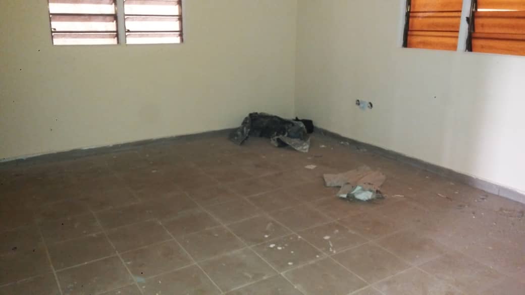 N° 4272 :
                            Villa à louer , Agoe, Lome, Togo : 80 000 XOF/mois