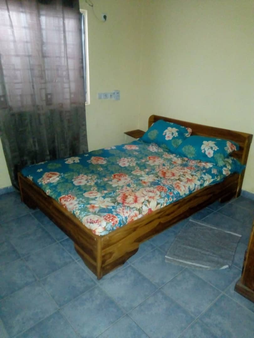 N° 5124 :
                        2 chambres salon à louer , Be station t-oil, Lome, Togo : 220 000 XOF/mois