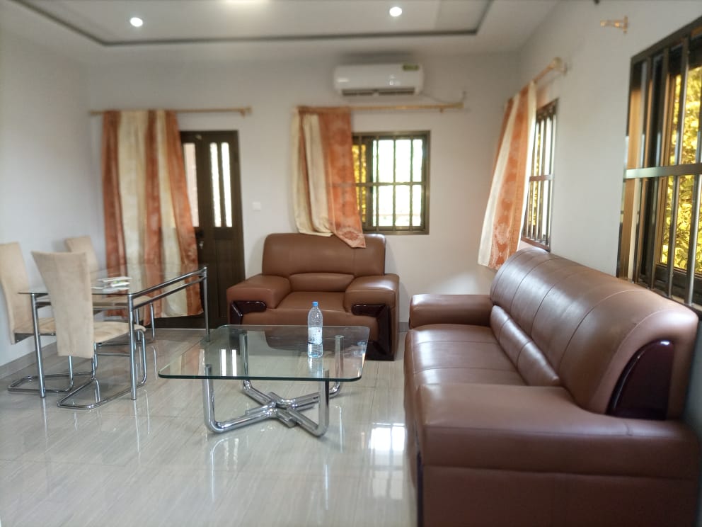 N° 5234 :
                            Appartement meublé à louer , Agbalepedo , Lome, Togo : 300 000 XOF/mois