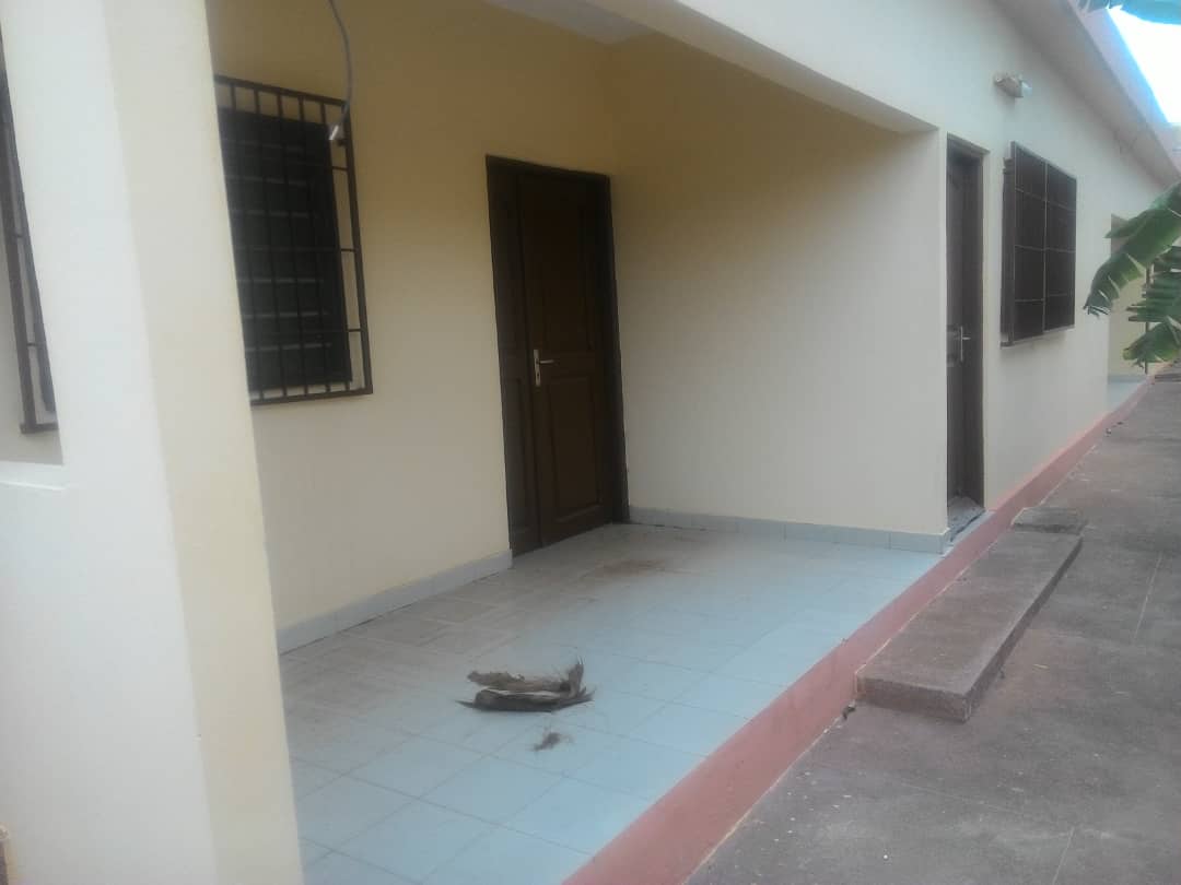 N° 4505 :
                            Appartement à louer , Totsi, Lome, Togo : 75 000 XOF/mois