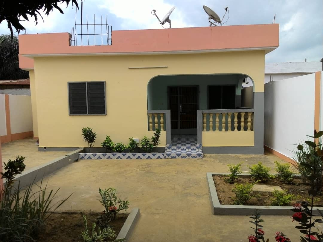 N° 4803 :
                        Villa à louer , Agoe, Lome, Togo : 80 000 XOF/mois