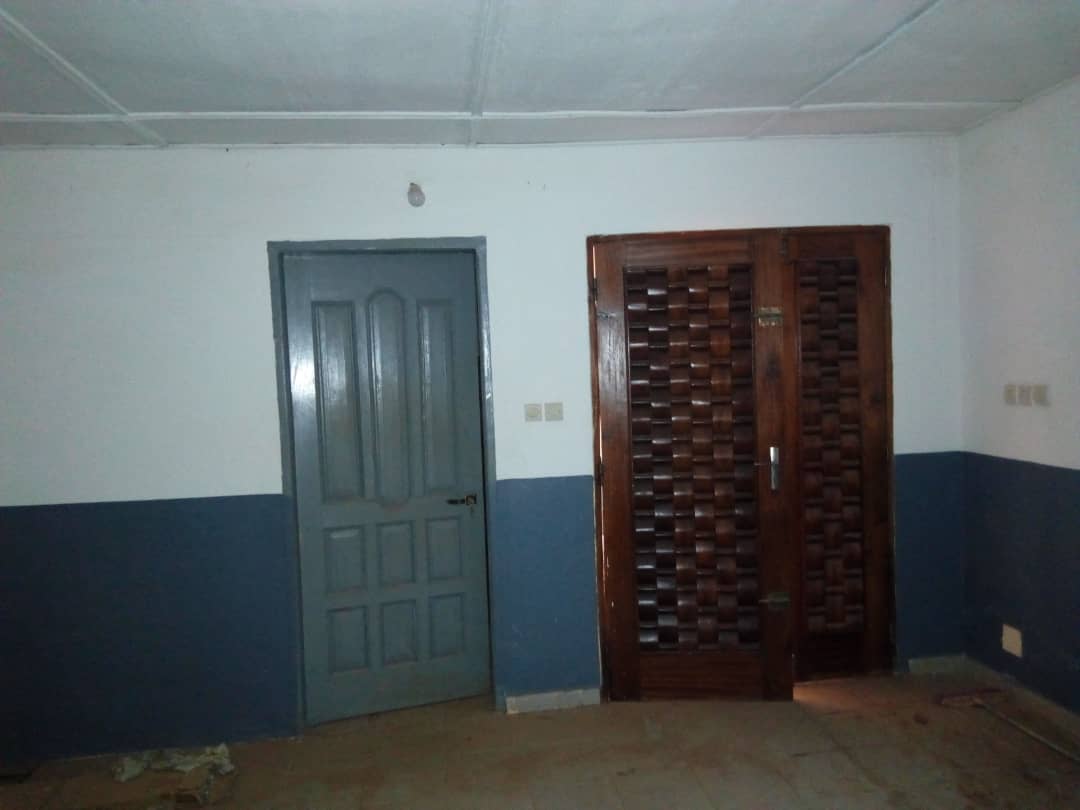 N° 4582 :
                            Villa à louer , Agoe, Lome, Togo : 60 000 XOF/mois