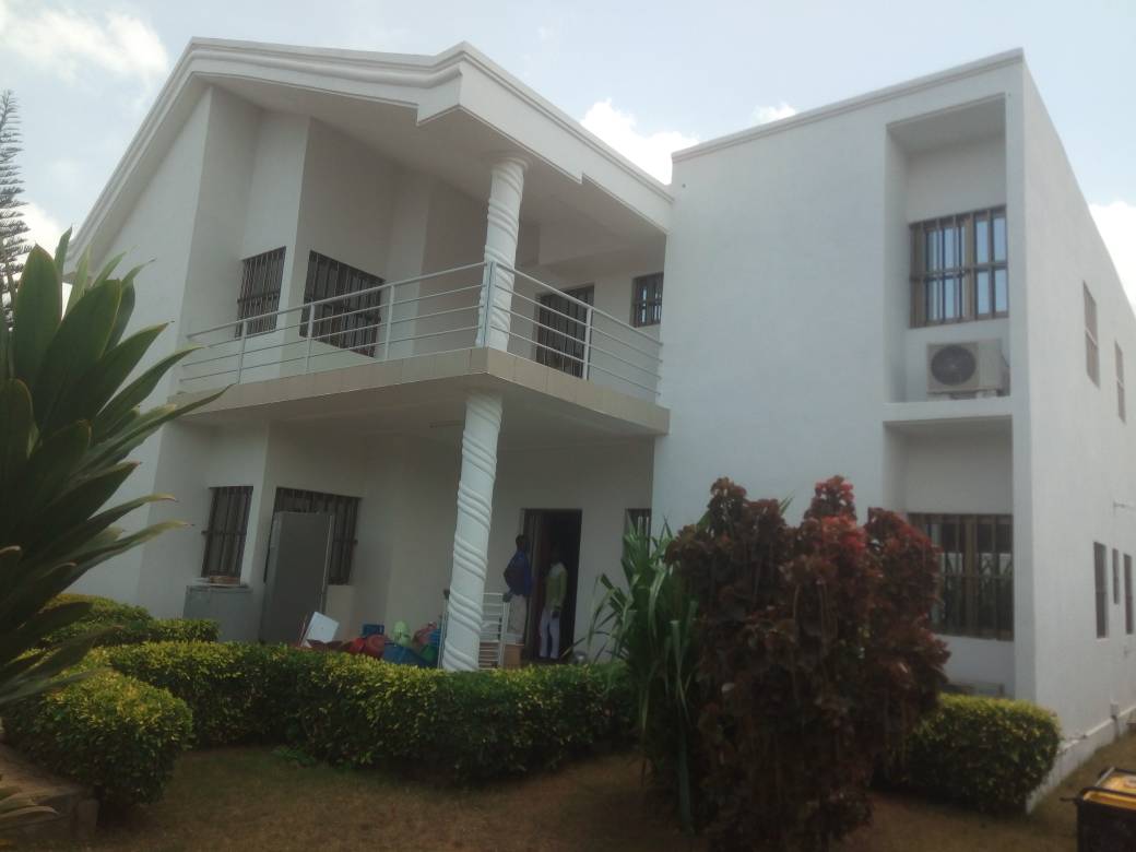 N° 4177 :
                            Villa à louer , Agoe, Lome, Togo : 500 000 XOF/mois