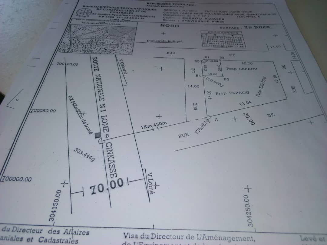 N° 4289 :
                        Terrain à vendre , Adetikope, Lome, Togo : 8 500  000 XOF/vie
