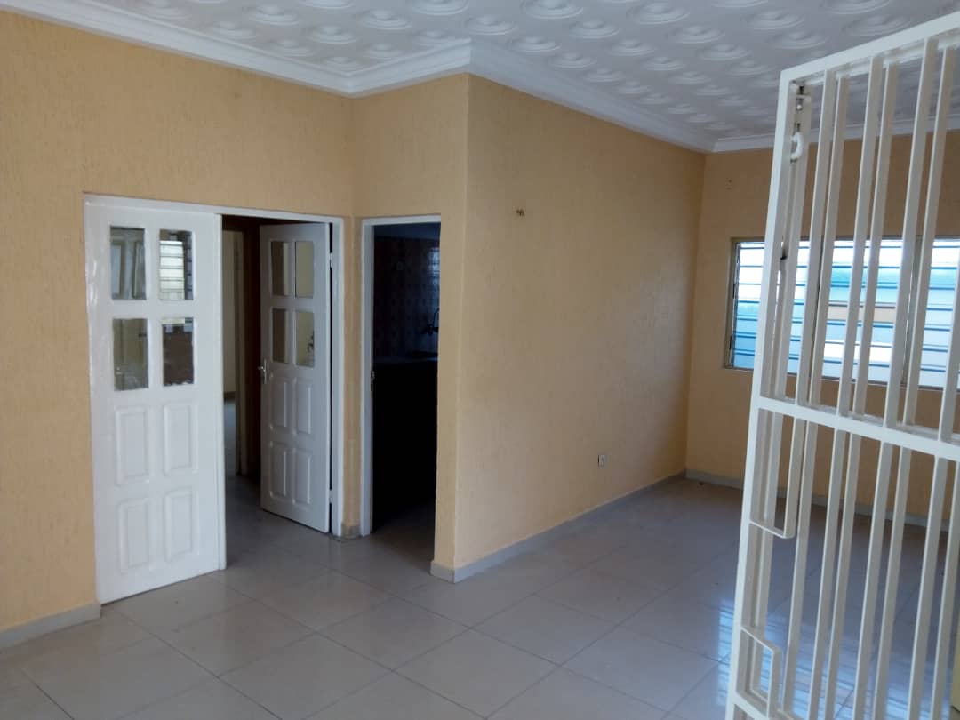N° 4278 :
                            Appartement à louer , Avedji, Lome, Togo : 300 000 XOF/mois