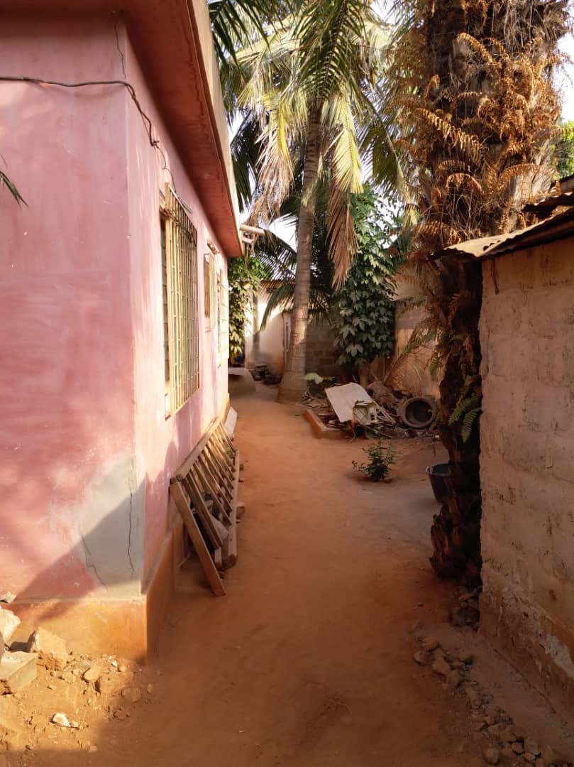 N° 4431 :
                            Villa à vendre , Hedzranawoe, Lome, Togo : 50 000  000 XOF/vie