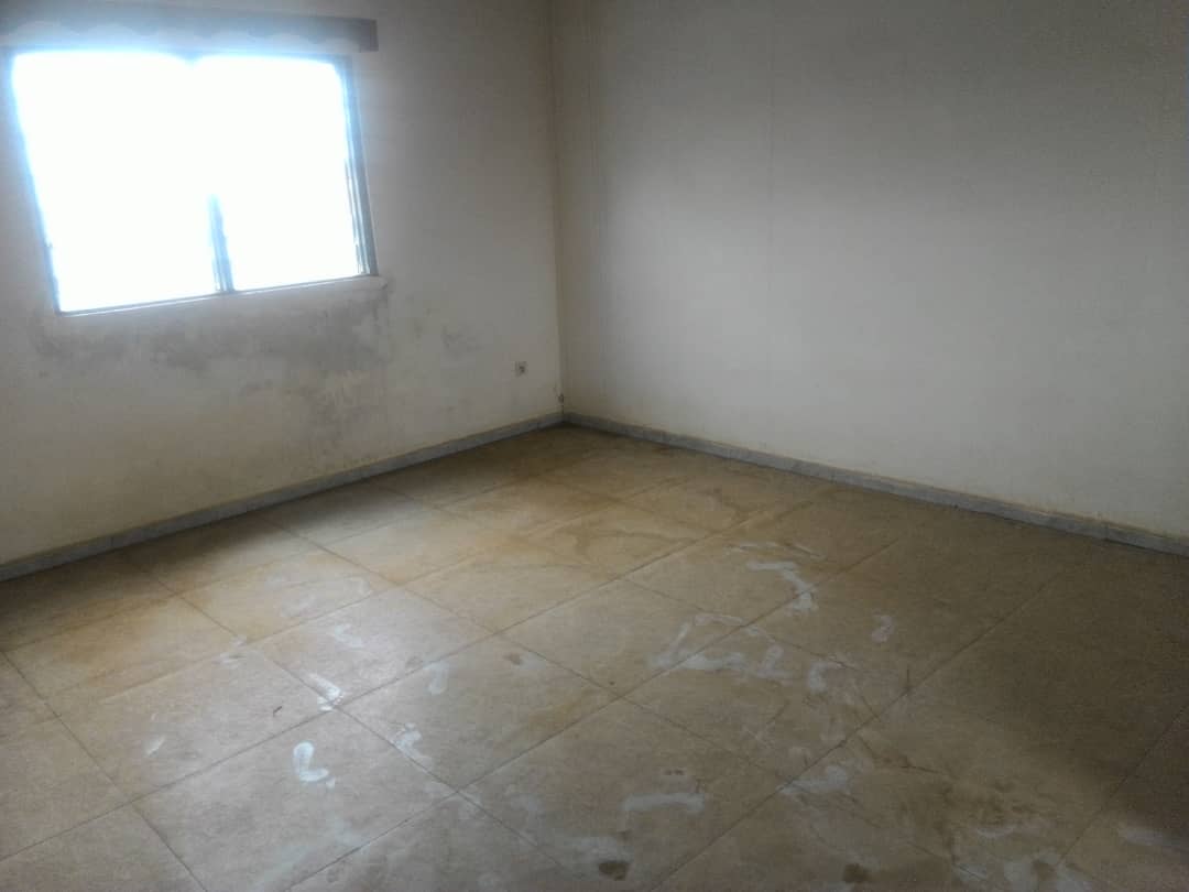 N° 4535 :
                        Appartement à louer , Entreprise de l'union, Lome, Togo : 50 000 XOF/mois