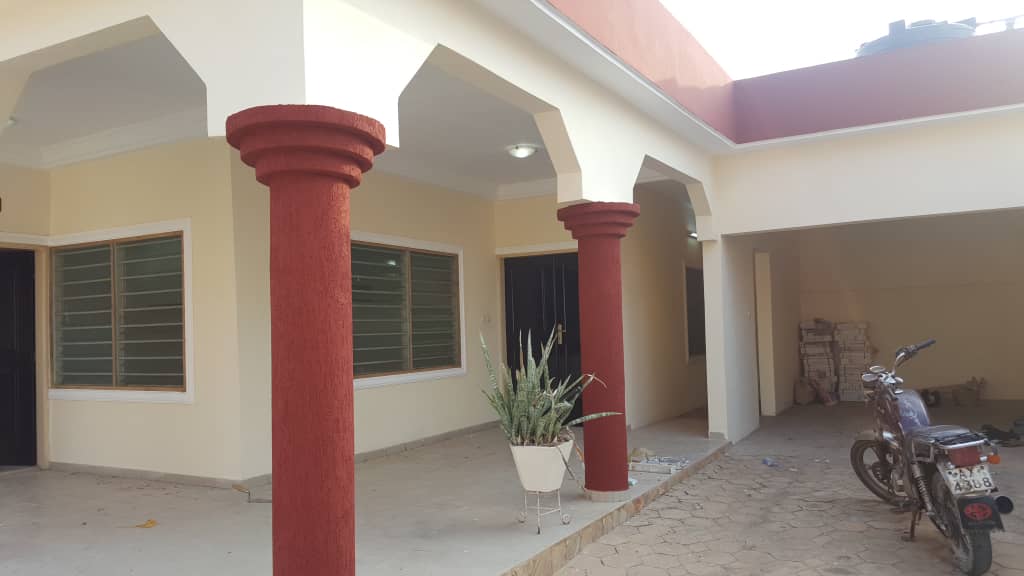 N° 4307 :
                        Villa à louer , Adidogome, Lome, Togo : 160 000 XOF/mois