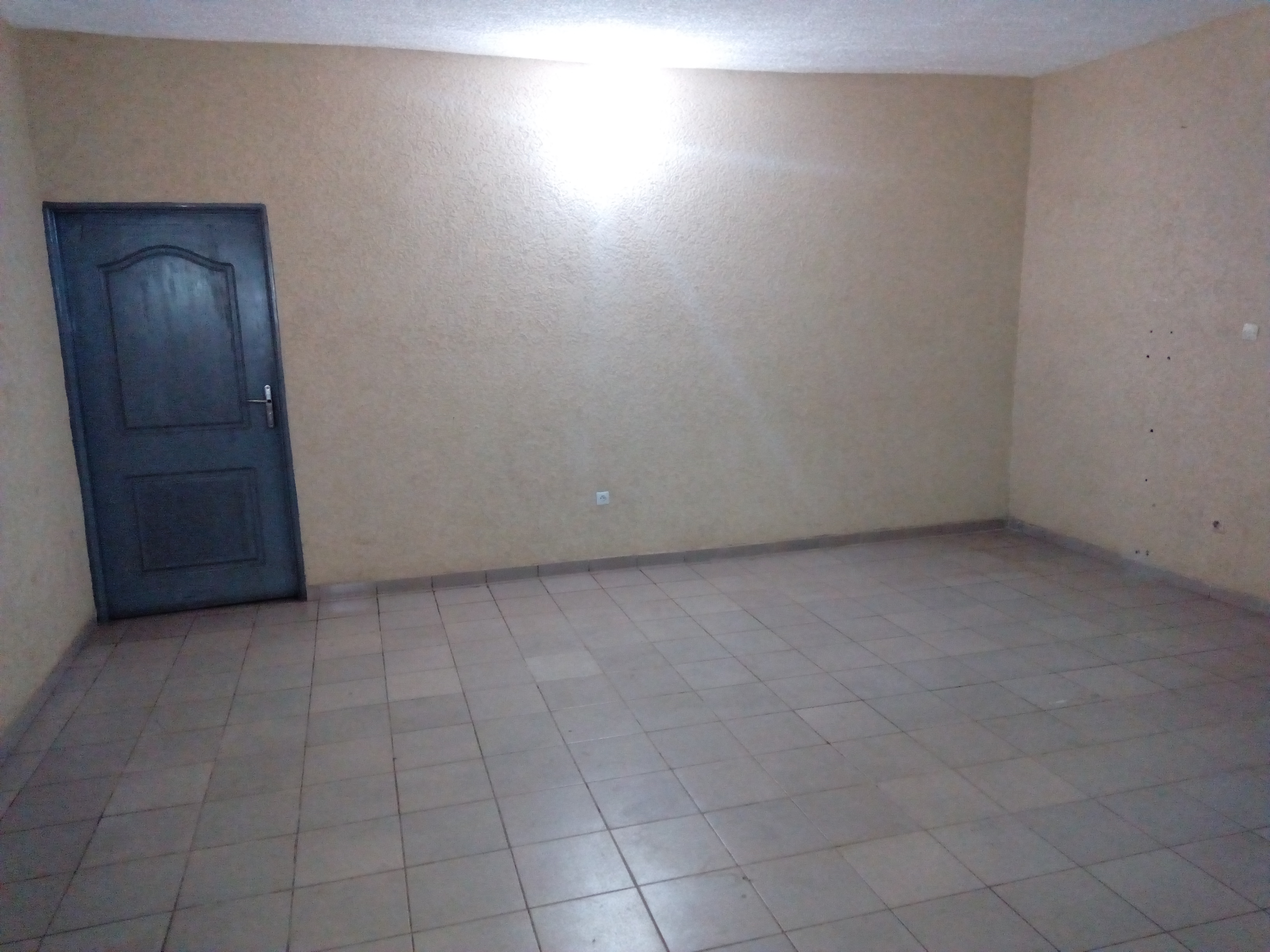 N° 4112 :
                            Appartement à louer , Avedji, Lome, Togo : 120 000 XOF/mois