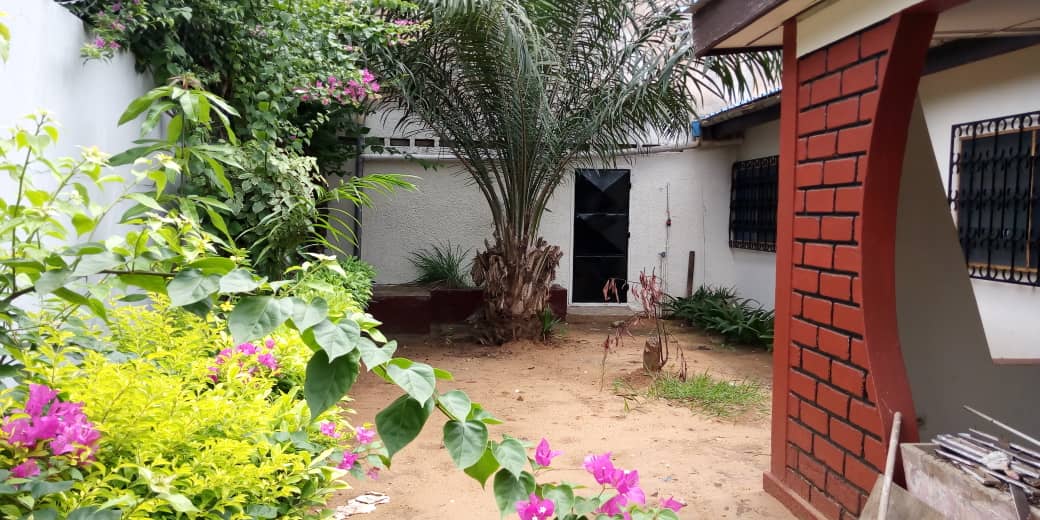 N° 4674 :
                            Villa à louer , Klikame, Lome, Togo : 200 000 XOF/mois