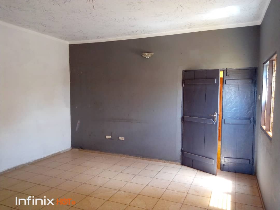 N° 4668 :
                            Appartement à louer , Agoe assiyeye, Lome, Togo : 65 000 XOF/mois