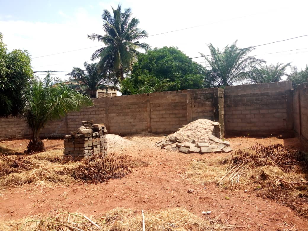 N° 4698 :
                            Villa à vendre , Attiegou, Lome, Togo : 75 000  000 XOF/vie
