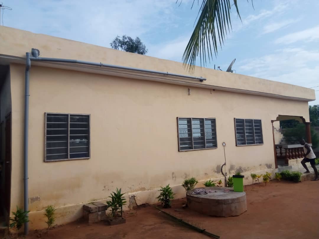 N° 4716 :
                            Villa à vendre , Zanguera agbleliko, Lome, Togo : 20 000  000 XOF/vie