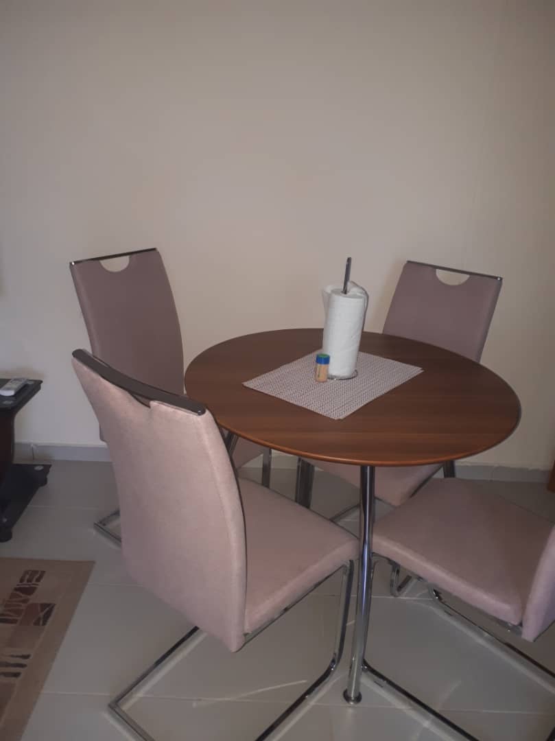 N° 4740 :
                            Appartement meublé à louer , Todman, Lome, Togo : 250 000 XOF/mois